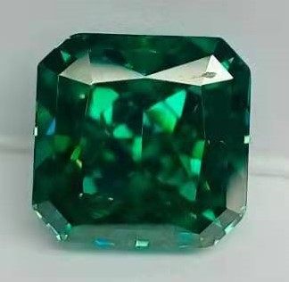 emerald moissanite